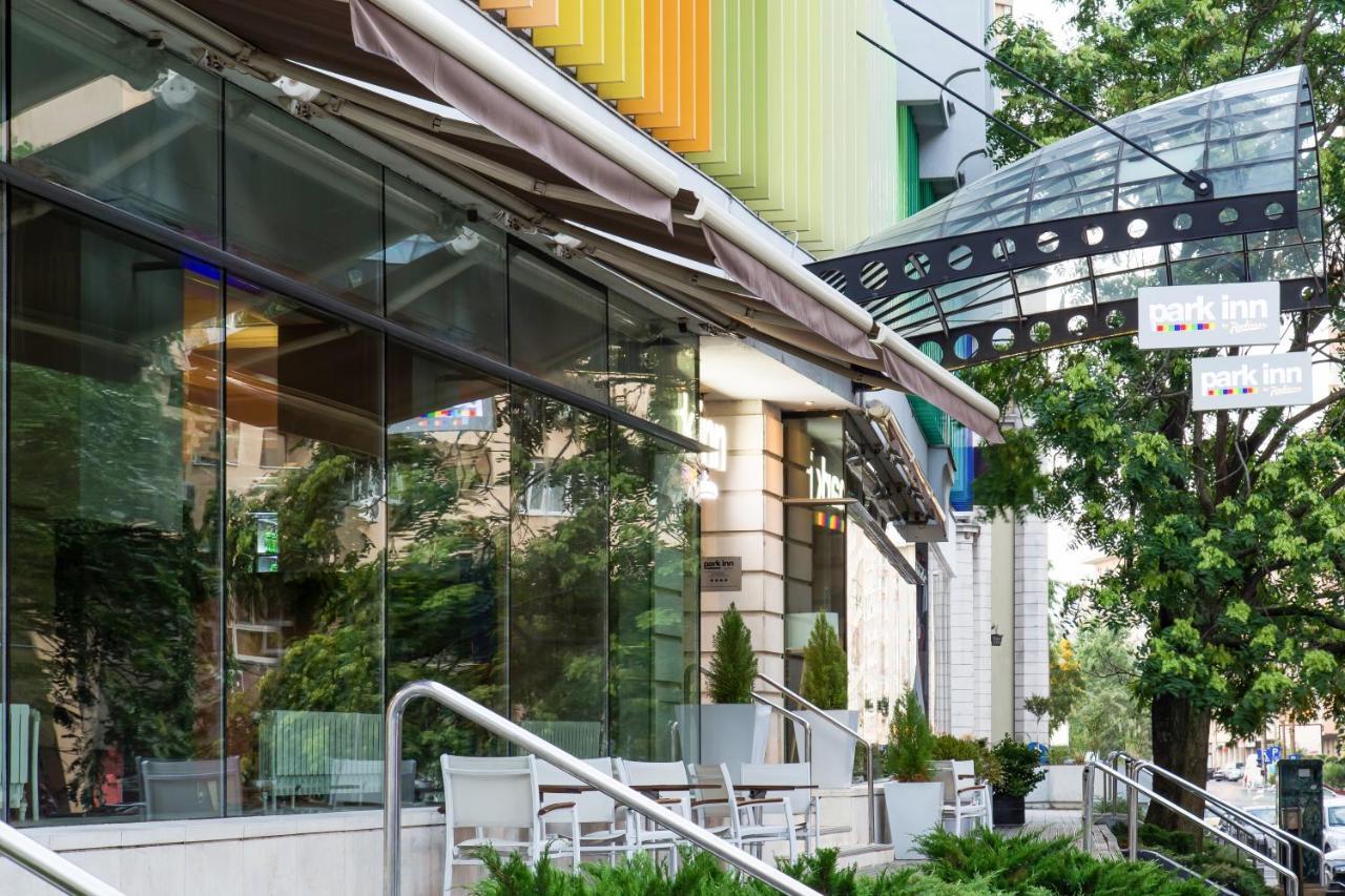 Park Inn By Radisson Bucharest Hotel & Residence Esterno foto