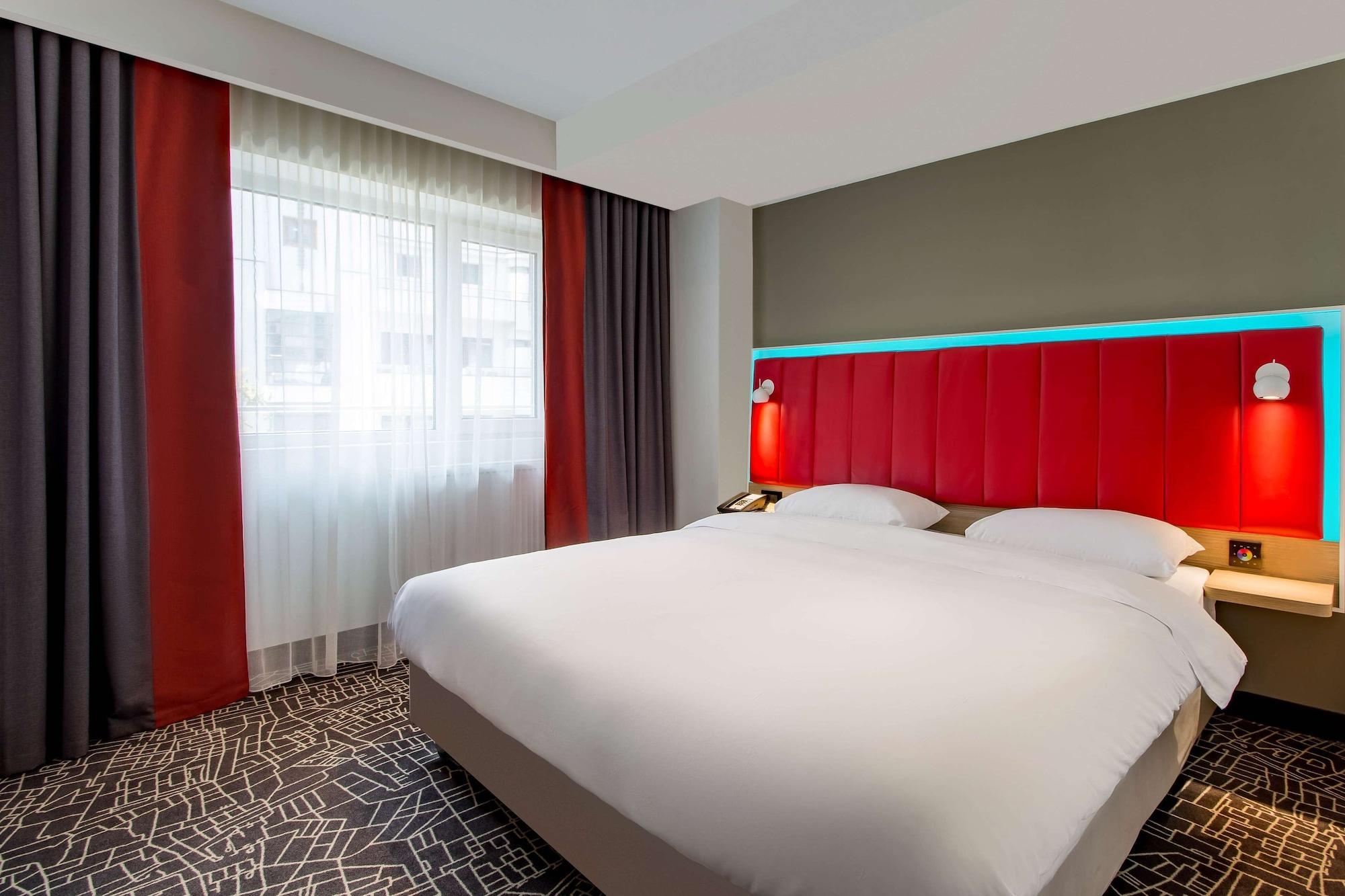 Park Inn By Radisson Bucharest Hotel & Residence Esterno foto