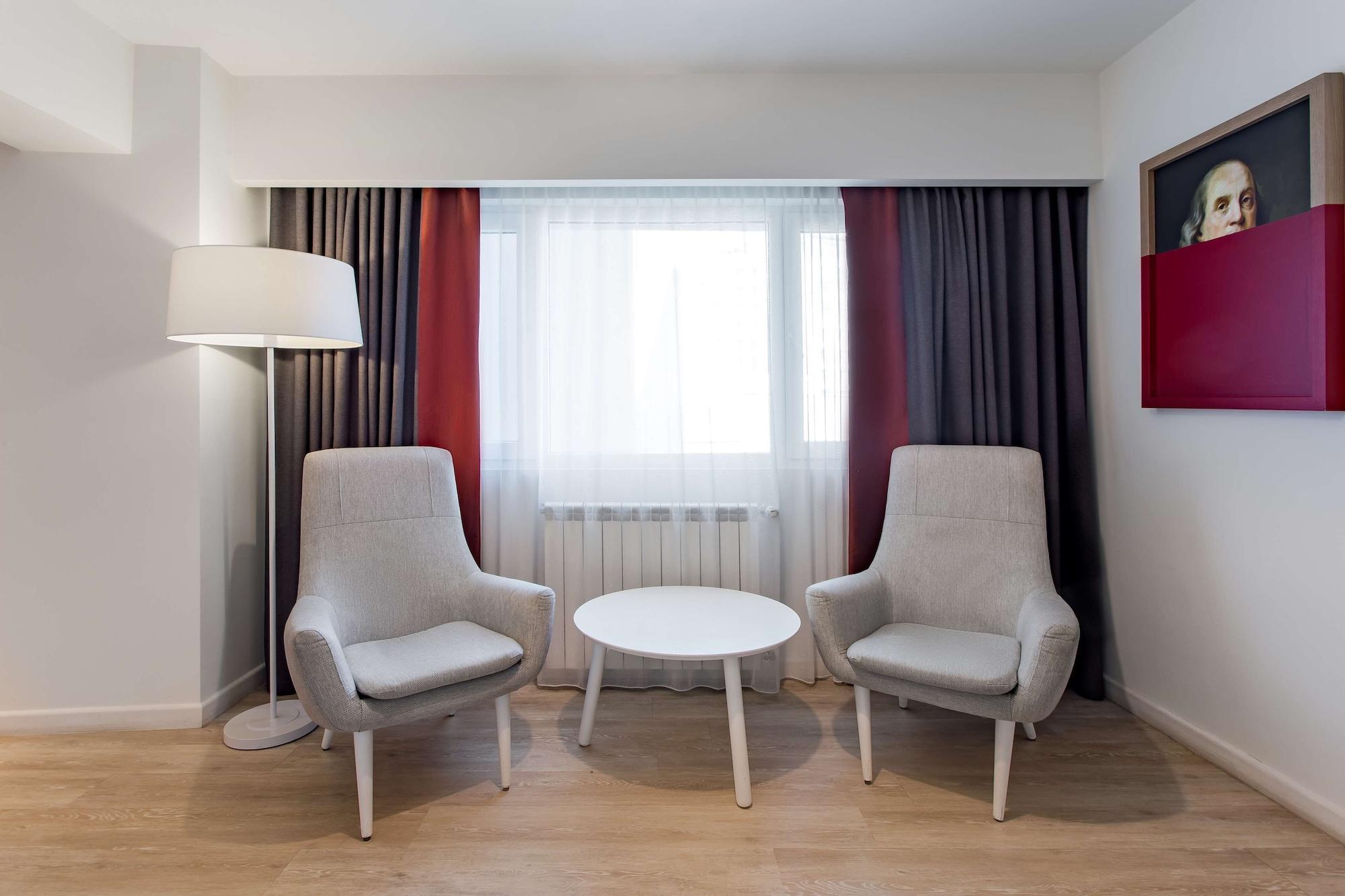 Park Inn By Radisson Bucharest Hotel & Residence Esterno foto