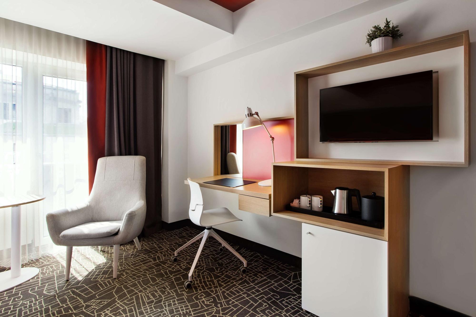 Park Inn By Radisson Bucharest Hotel & Residence Esterno foto