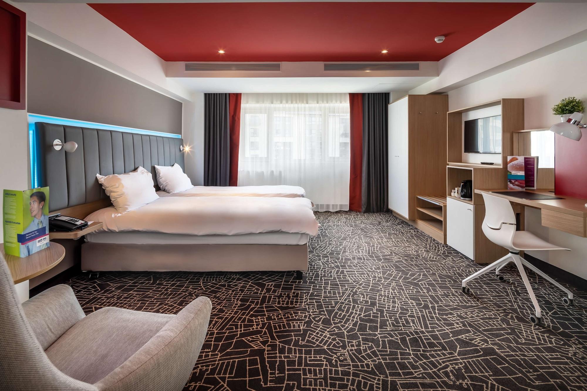 Park Inn By Radisson Bucharest Hotel & Residence Esterno foto