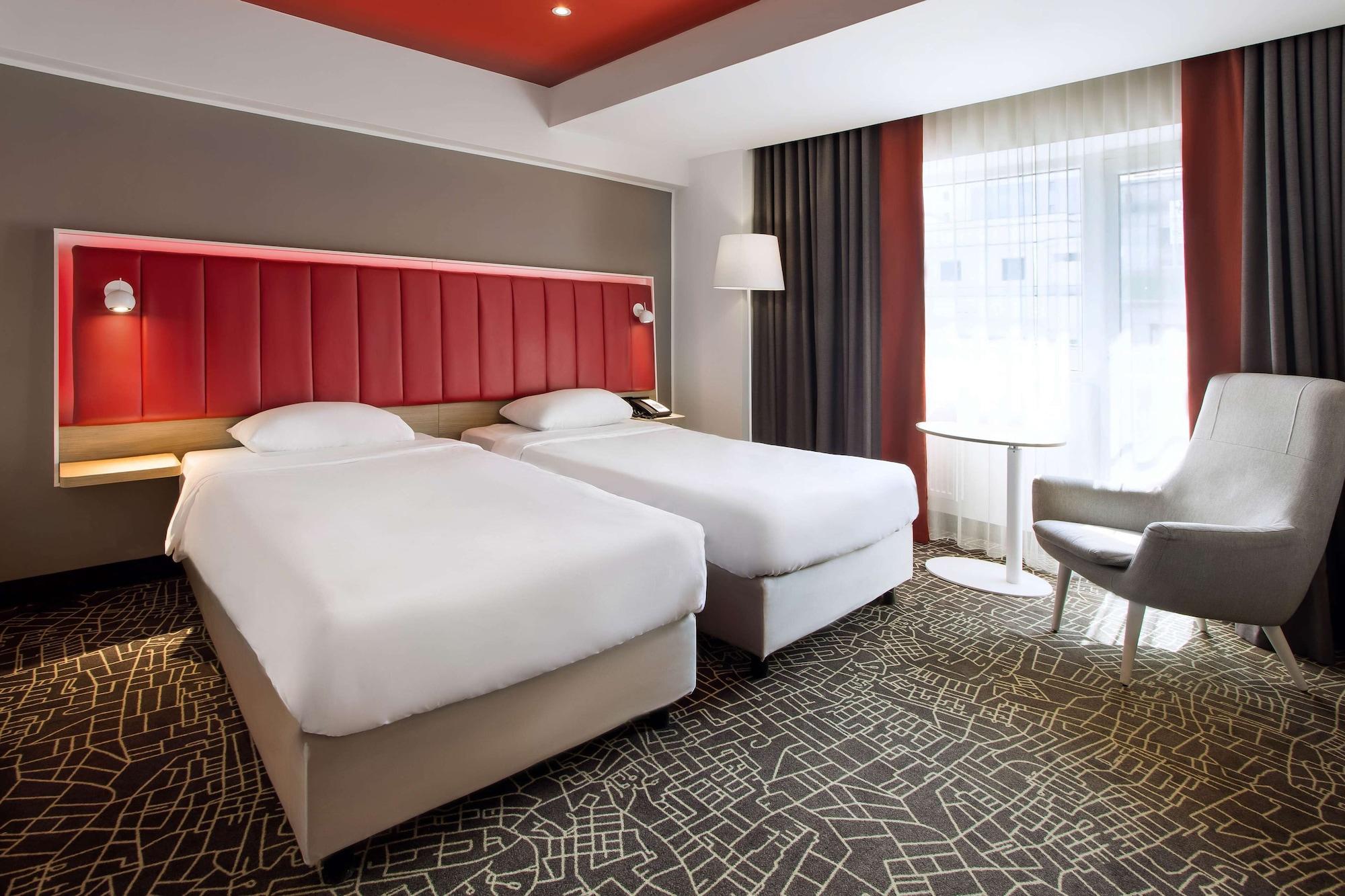 Park Inn By Radisson Bucharest Hotel & Residence Esterno foto