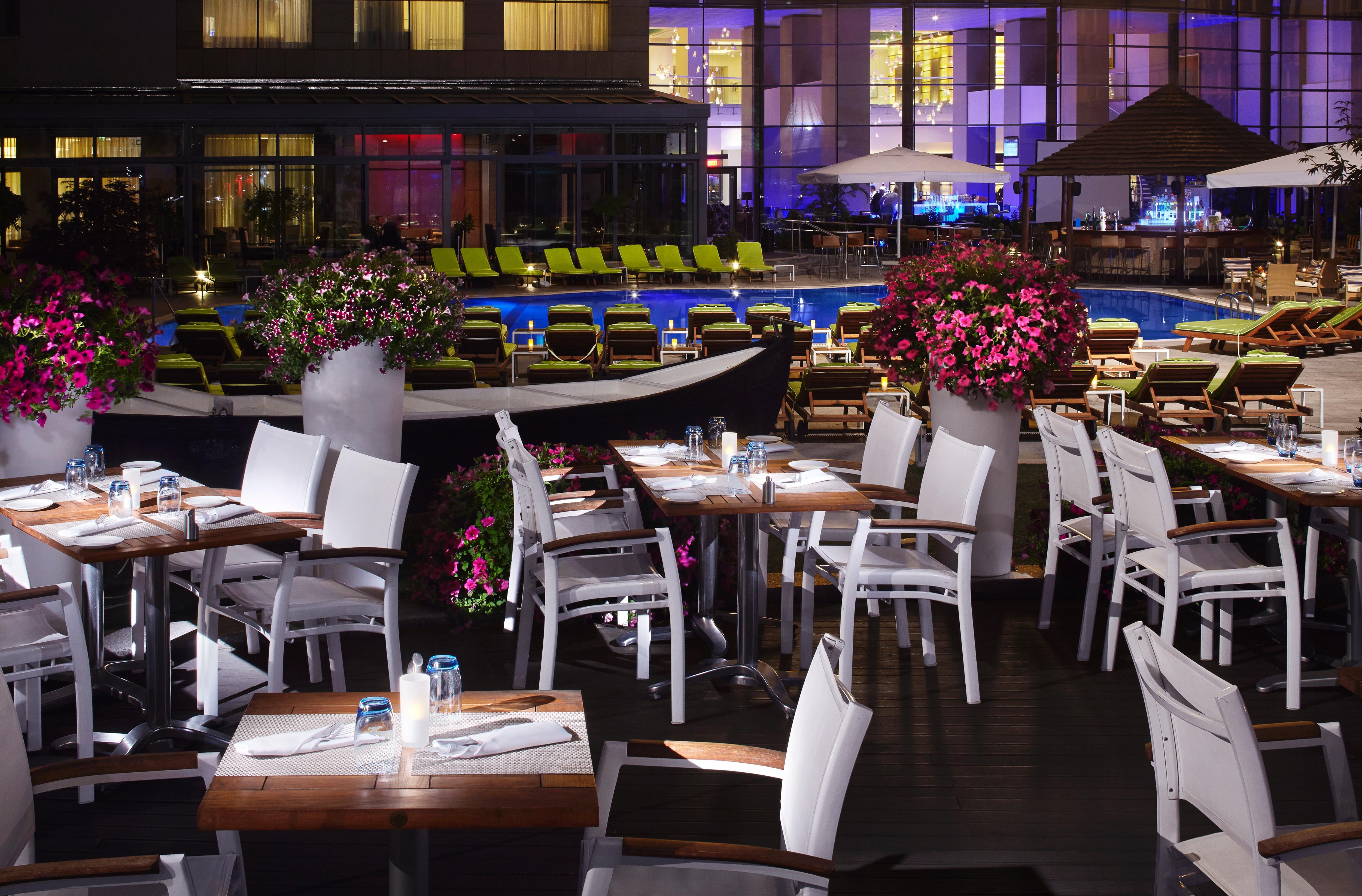 Park Inn By Radisson Bucharest Hotel & Residence Esterno foto