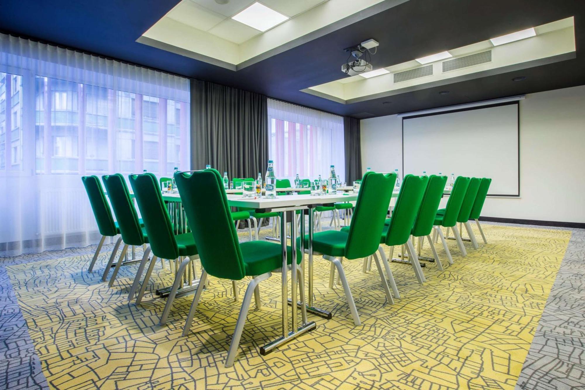 Park Inn By Radisson Bucharest Hotel & Residence Esterno foto