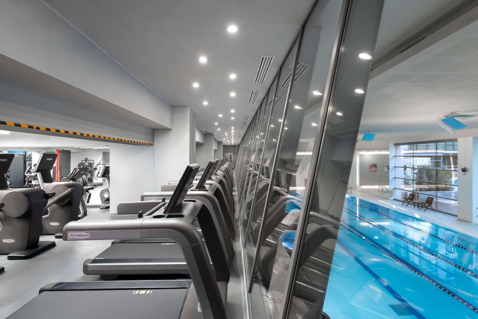 Park Inn By Radisson Bucharest Hotel & Residence Esterno foto