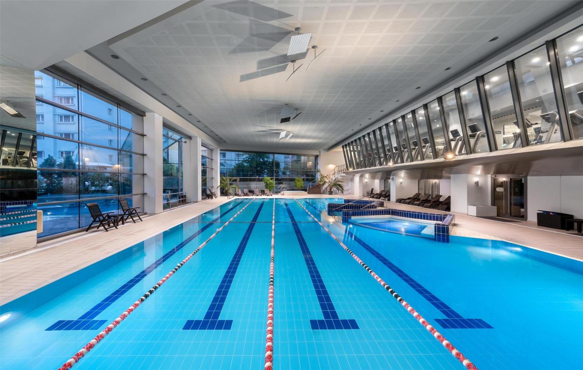 Park Inn By Radisson Bucharest Hotel & Residence Esterno foto